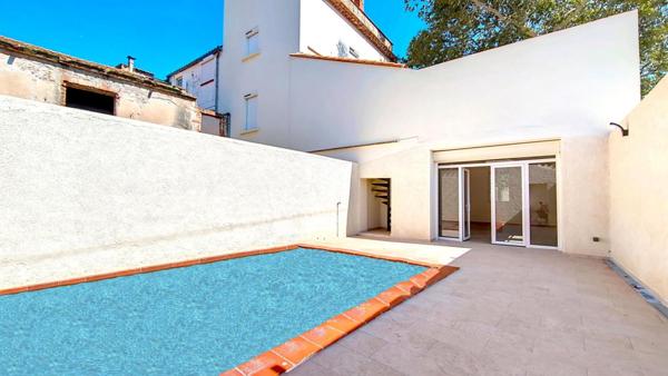 Mas de caractère rénové- Piscine- Surface totale 212 M² - Garage - à 7 mn du centre de THUIR (66 300 Occitanie )