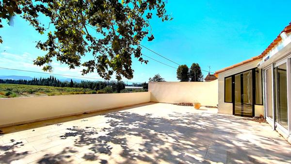 Mas de caractère rénové- Piscine- Surface totale 212 M² - Garage - à 7 mn du centre de THUIR (66 300 Occitanie )