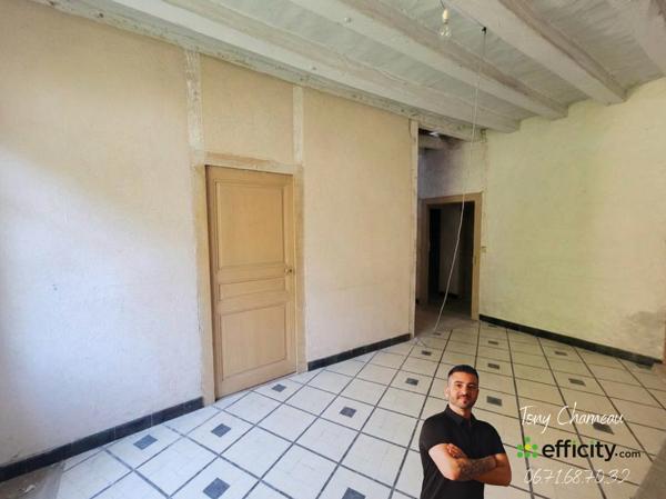Maison
         2 pièces
        - 40 m² 15 000 € *