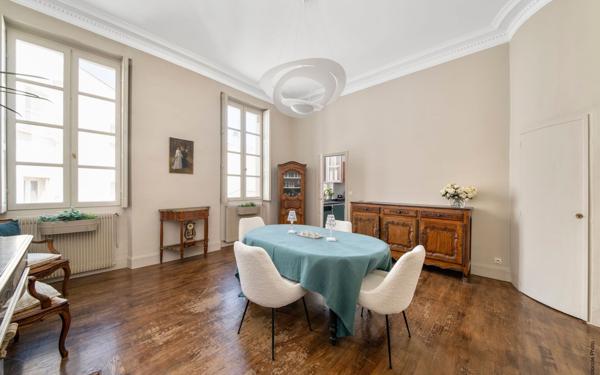 Appartement à vendre    4 pièces • 188 m2 Toulouse