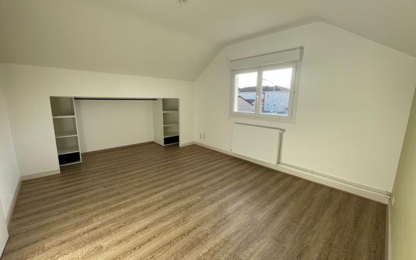 Maison à louer    6 pièces • 172 m2 Couzeix