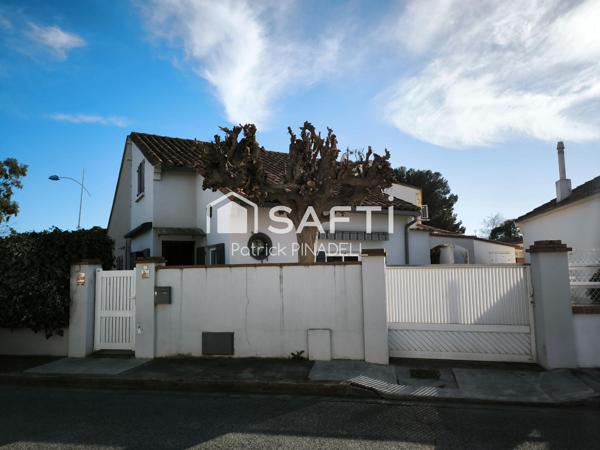 Maison traditionnelle Canétoise de 64m², trois chambres, espace de vie, cuisine, salle d'eau, WC