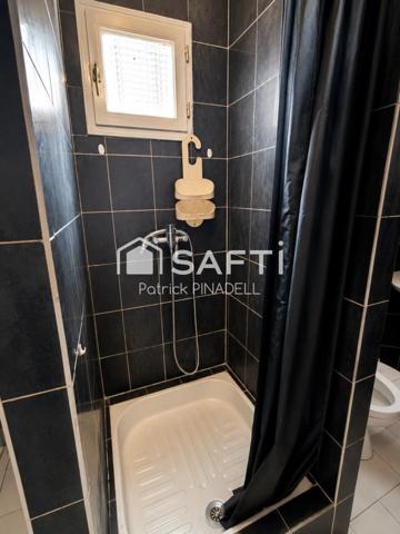 Maison traditionnelle Canétoise de 64m², trois chambres, espace de vie, cuisine, salle d'eau, WC