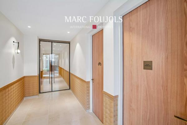 Paris VIII Faubourg Saint Honoré : appartement en dernier étage de 180 m² avec sa terrasse et son roof top de plus de 200 m²