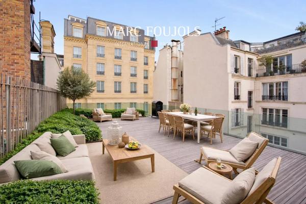 Paris VIII Faubourg Saint Honoré : appartement en dernier étage de 180 m² avec sa terrasse et son roof top de plus de 200 m²