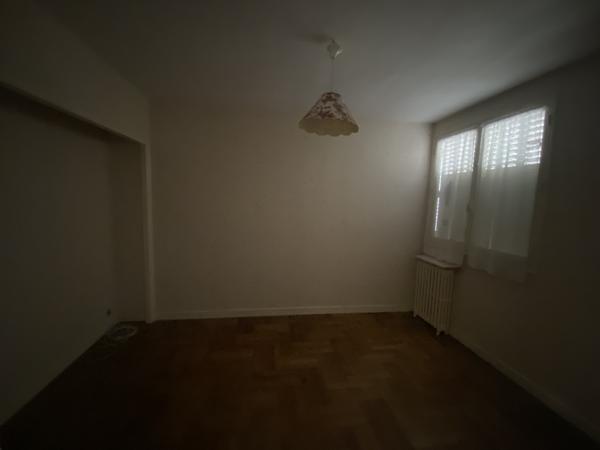 Appartement
         4 pièces
        - 65 m²
