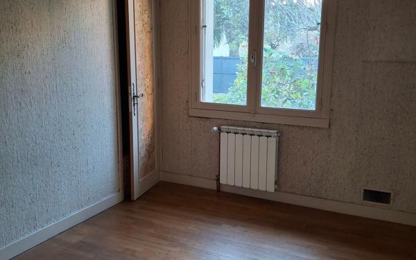 Maison à vendre    5 pièces •  Aussillon