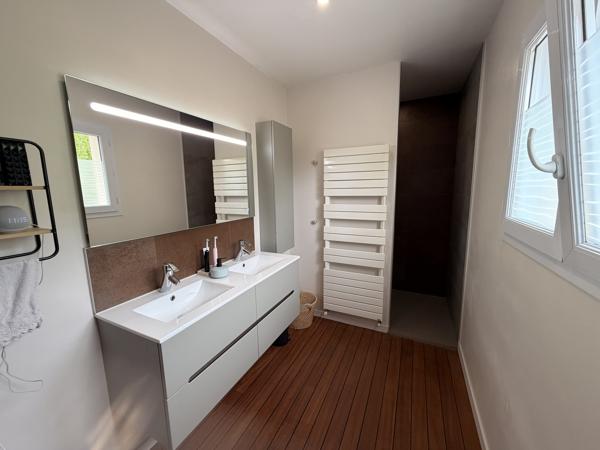 Maison familiale 206 m² à vendre à Vannes – Quartier calme et recherché, proche centre-ville