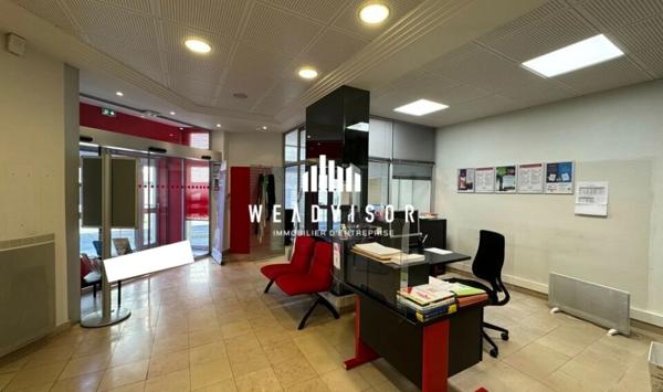 A VENDRE : BUREAUX D'ENVIRON 584,90 M² À VENDRE AVEC 15 STATIONNEMENTS - HYPER CENTRE VILLE LE MANS