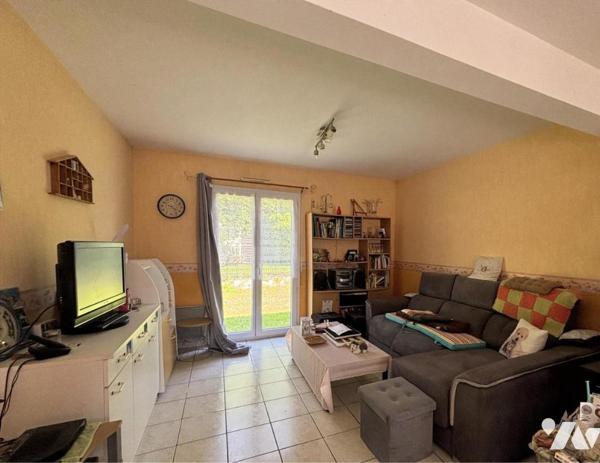 Située à SAINT-GILLES, maison d’habitation avec vie de plain-pied