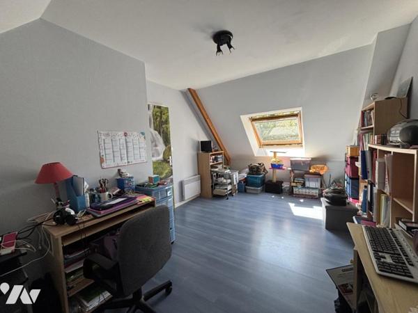 Située à SAINT-GILLES, maison d’habitation avec vie de plain-pied