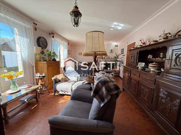 Maison néo-bretonne dans une impasse