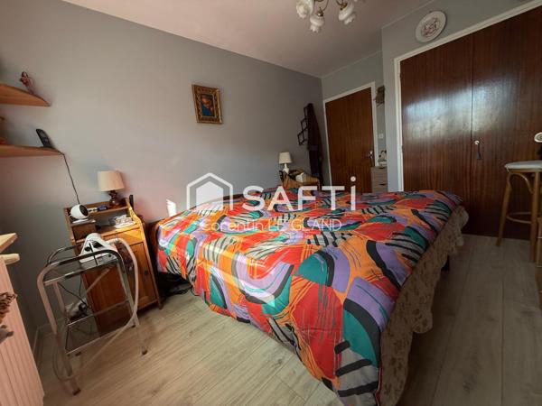 Maison néo-bretonne dans une impasse