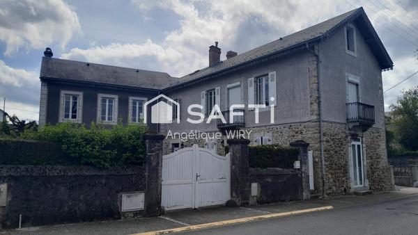 Maison de 258m², 8 pièces et jardinet