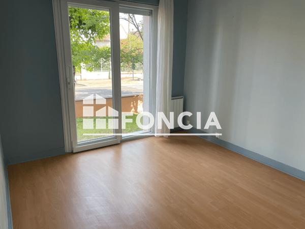 Location Appartement 3 pièces 67.05 m² - 30 AVENUE DE BOURGES Gien 45500