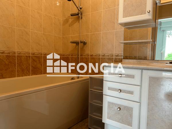 Location Appartement 3 pièces 67.05 m² - 30 AVENUE DE BOURGES Gien 45500