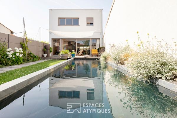 Maison d’architecte bioclimatique avec jardin, piscine et stationnement au coeur du Bouscat