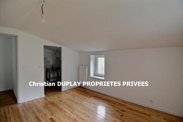 Saint Etienne 42100 dans un hameau paisible au dessus de Rochetaillée ferme rénovée en 2010 sur la partie habitation 112m² habitables 3 chambres sur 1080m² de terrain