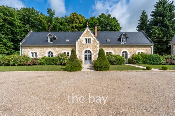 Chissay-en-Touraine (41400) PRÈS D'AMBOISE – CHÂTEAU HISTORIQUE DU VAL DE LOIRE – 24 HECTARES – PISCINE – DÉPENDANCES – 4 600 000 € FAI