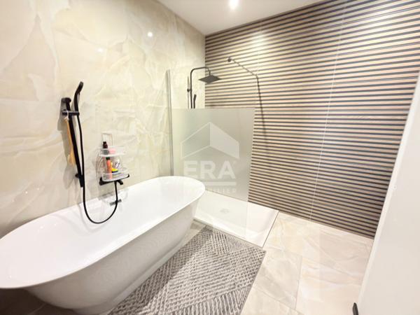 Maison Bonchamp Les Laval 6 pièce(s) 106 m2