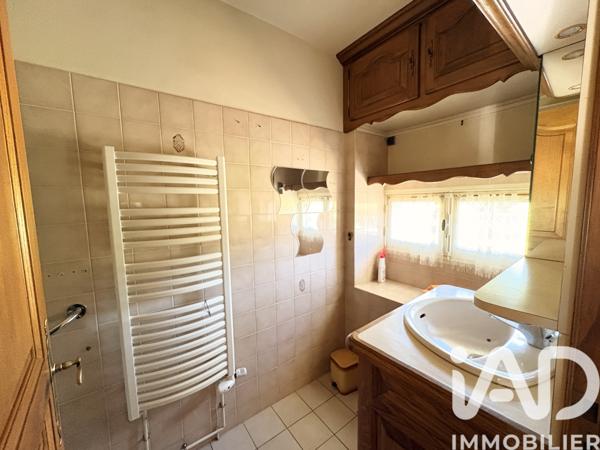 Maison à vendre 10 pièces 241 m² Tauriac