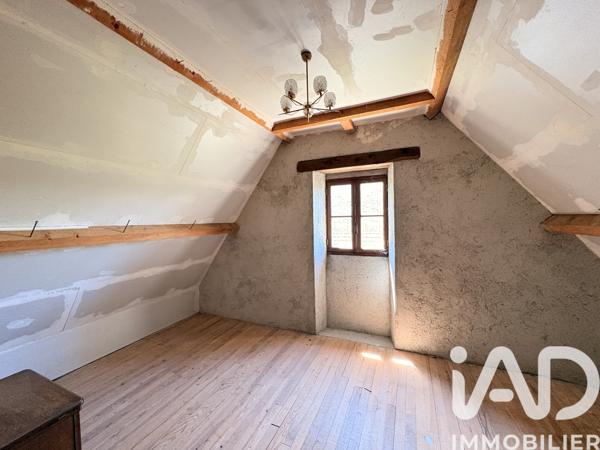Maison à vendre 10 pièces 241 m² Tauriac