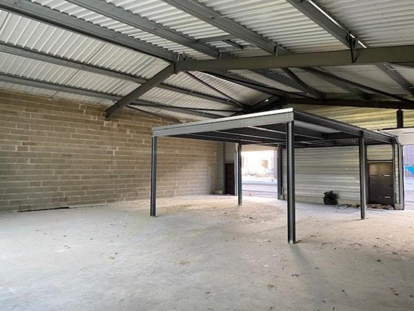 Hangar, Nouveau Port entrée d'Arcachon, 310 m², Vitrine