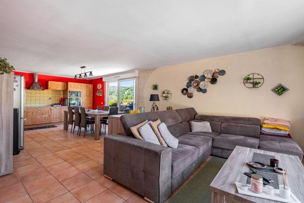 Maison
         5 pièces
        - 139 m² Exclusivité 485 000 € *