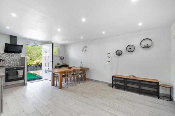 Maison
         5 pièces
        - 139 m² Exclusivité 485 000 € *