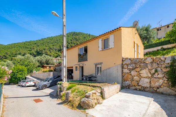 Maison
         5 pièces
        - 139 m² Exclusivité 485 000 € *