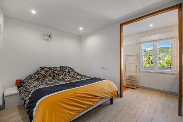 Maison
         5 pièces
        - 139 m² Exclusivité 485 000 € *