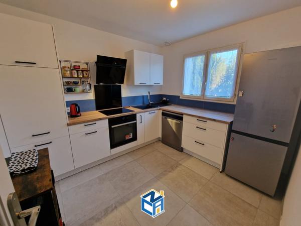 MAISON FAMILIALE 5 CHAMBRES, SOUS-SOL COMPLET ET TERRAIN 707M2
