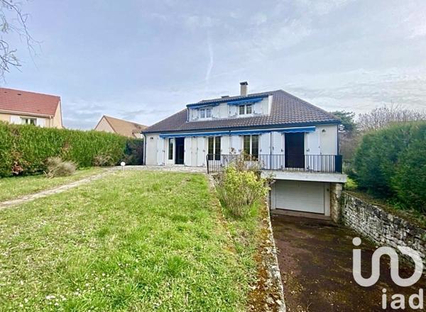 Maison 6 pièces de 155 m² à Orgeval (78630)