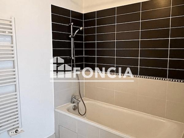 Location Appartement 2 pièces 41.07 m² - 53 RUE DE LA POYA Marignier 74970