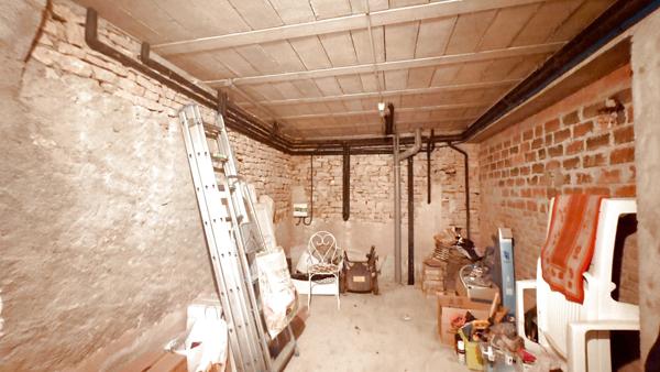 Asquins (89450) Maison de caractère en pierres apparentes située dans le secteur d' ASQUINS au prix de 235 400 € F.A.I.