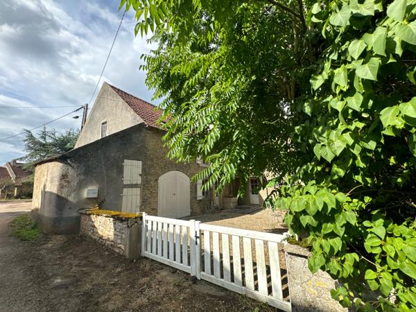 Asquins (89450) Maison de caractère en pierres apparentes située dans le secteur d' ASQUINS au prix de 235 400 € F.A.I.