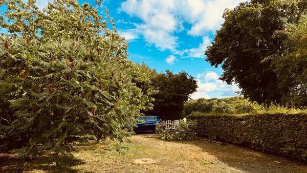 Asquins (89450) Maison de caractère en pierres apparentes située dans le secteur d' ASQUINS au prix de 235 400 € F.A.I.