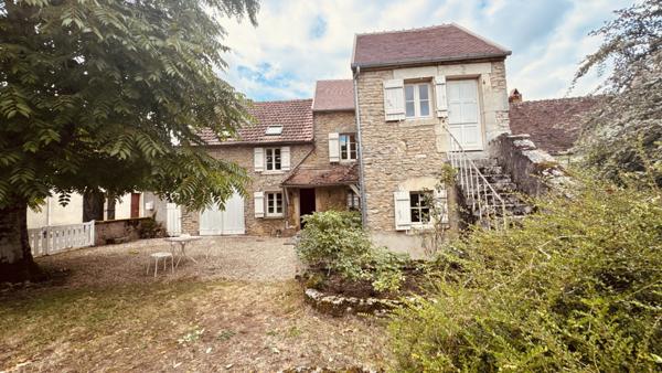 Asquins (89450) Maison de caractère en pierres apparentes située dans le secteur d' ASQUINS au prix de 235 400 € F.A.I.