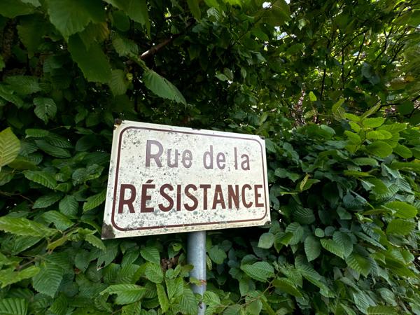 Asquins (89450) Maison de caractère en pierres apparentes située dans le secteur d' ASQUINS au prix de 235 400 € F.A.I.