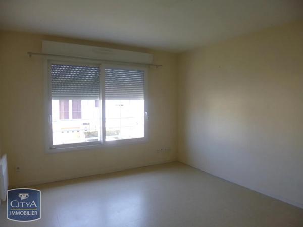Appartement à louer 2 pièces 39.5m² Allonnes (72700)