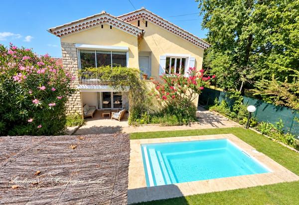 Maison de caractère T5/T7 rénovée vendue meublée