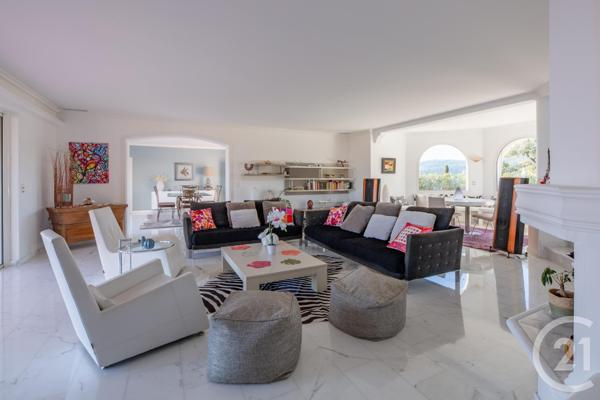 Maison à vendre  10 pièces - 204 m2 ROQUEBRUNE SUR ARGENS - 83