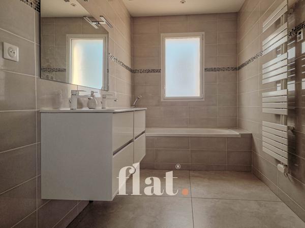 MAISON INDIVIDUELLE / 172 M2 / PONT SAINT MARTIN CHAMP-SIÔME / LIMITE REZE