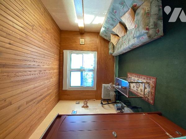 Maison à fort potentiel d’une surface de 270 m2 8 chambres avec garage et jardin