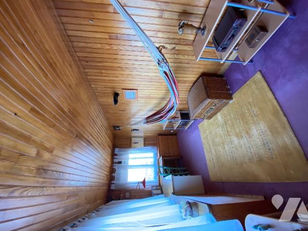 Maison à fort potentiel d’une surface de 270 m2 8 chambres avec garage et jardin