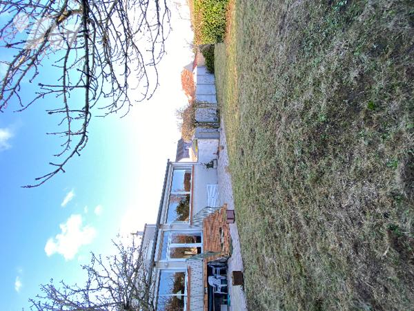 Maison à fort potentiel d’une surface de 270 m2 8 chambres avec garage et jardin