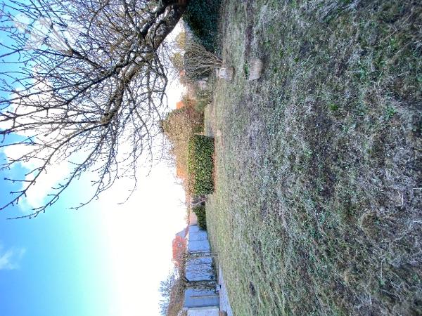 Maison à fort potentiel d’une surface de 270 m2 8 chambres avec garage et jardin