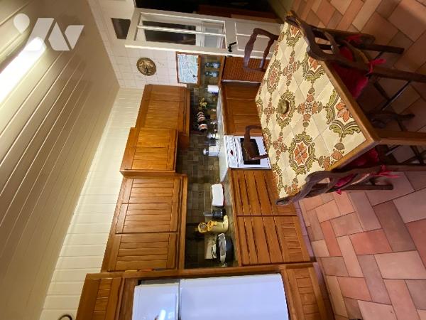 Maison à fort potentiel d’une surface de 270 m2 8 chambres avec garage et jardin