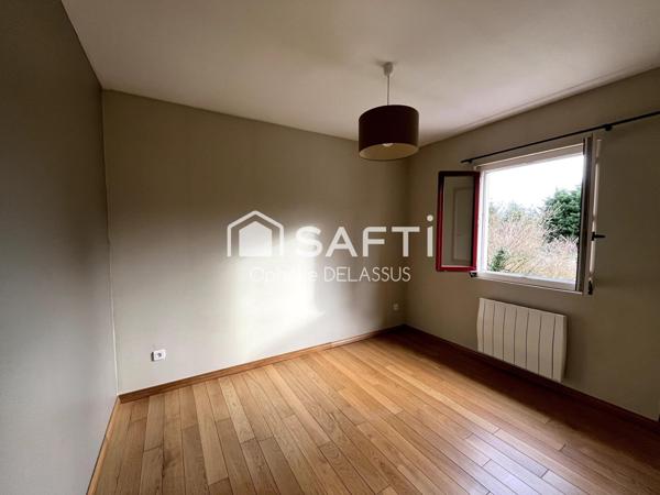 Une maison bien équipée, prête à vivre, avec une excellente accessibilité !