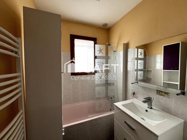 Une maison bien équipée, prête à vivre, avec une excellente accessibilité !